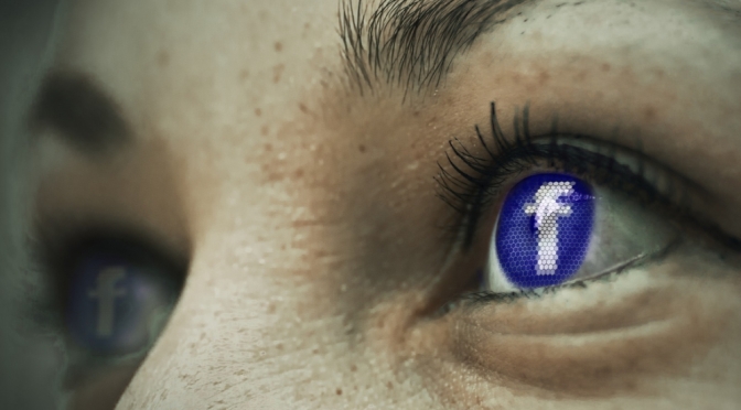 A Facebook a kamera lencséjén lévő por alapján is képes követni